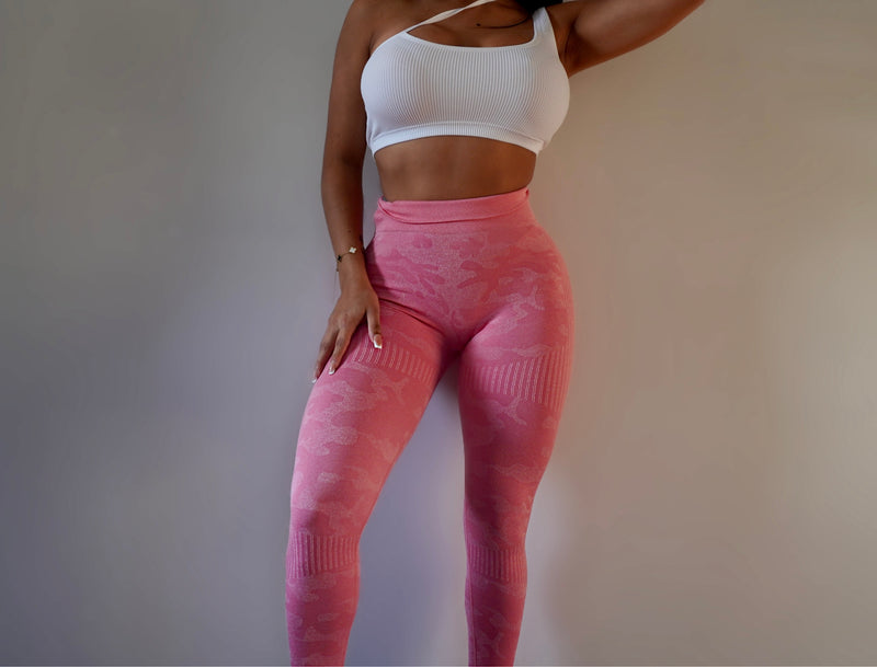 PRETTY IN PINK CAMO SCRUNCH LEGGINGS