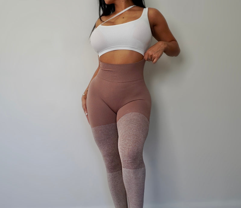 SASSY PINK SEAMLESS SCRUNCH BUM LEGGINGS